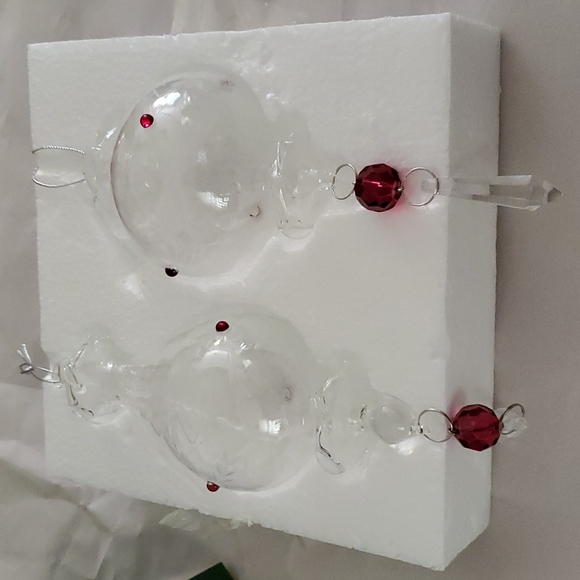 NWT, Crystal Etched,Small 3 Red Crystals around each. 1 globe,1 hurricane shape - Picture 1 of 8